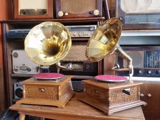 Gramofon cihazlarında ses çıkış konisinin çapı ses şiddetini artırıyor veya azaltıyordu