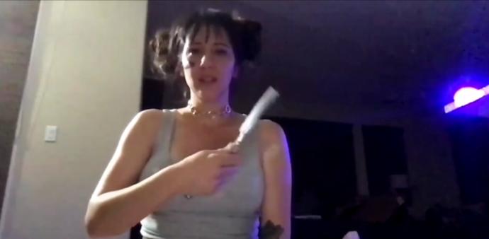 Salgın Döneminde Kendisini İzole Eden Bir Kadının Zihinsel Durumu: Quarantine Girl