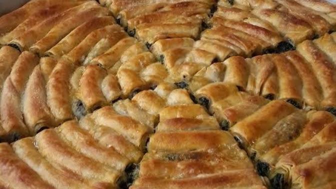 Oklavalara “Güle Güle” Dedirten Ispanaklı Börek