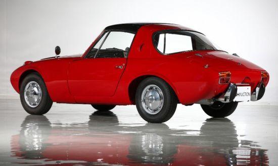 1960ların tasarımları içinde estetik olarak güzel bir arabaydı Toyota sport 800