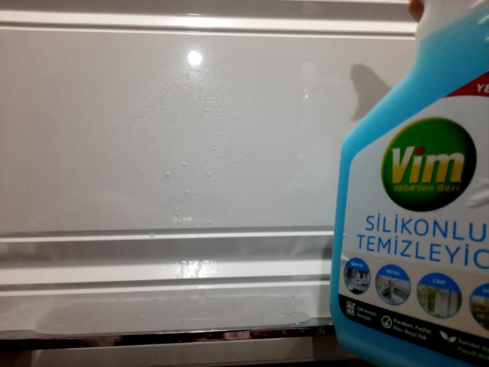 Etkili Temizlik Sağlayan Vim Silikonlu Temizleyici Spreyi Farklı Yüzeylerde Deniyorum!