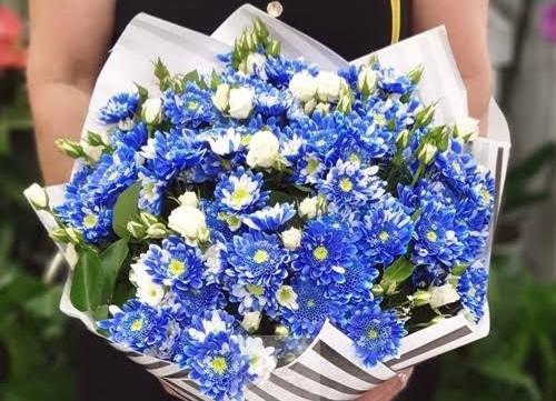 Romantik Erkekler Kendini Belli Etsin: Sevgililer Gününde Hediyeniz Ve Verirken Söyleyebileceğiniz Afilli Sözler!