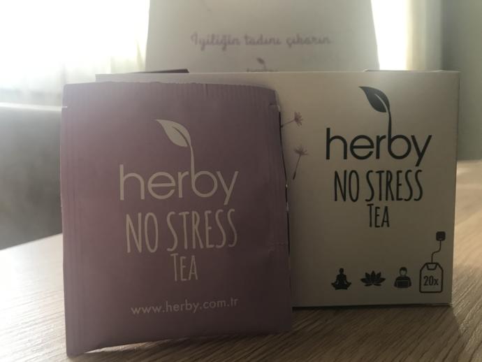 Tatsız Bitki Karışımlarından Bıktıysanız: Stresin En Lezzetli Düşmanı Herby No Stress Tea