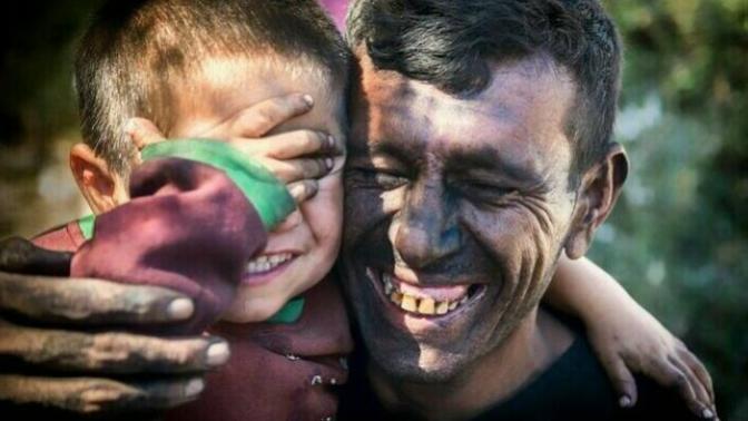 Ödüllü Fotoğrafçı Mehmet Turgut'un 'Babalar ve Çocukları' Adlı Fotoğraf Yarışmasında Yarı Finale Çıkacak Fotoğrafı Sen Seç