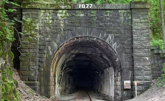 Okuduktan Sonra Koridorun Işığını Açık Bırakacağın 6 Korkunç Paranormal Olay!