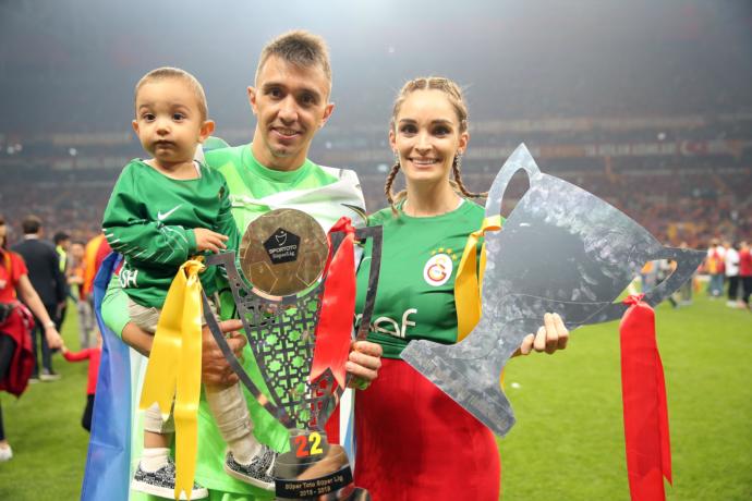 O Galatasarayın Vazgeçilmezi: Kaleci Performansıyla Herkesi Büyüleyen Fernando Muslera!