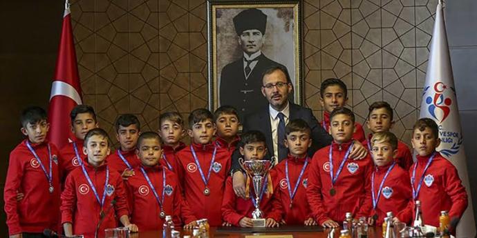 Şırnaktan Barcelonaya Uzanan Bir Başarı Hikayesi: UYAFA Akademisi!