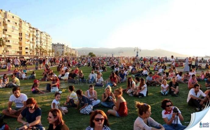 Deniz Kokulu Muhteşem Şehir: İzmir Denince Akla Gelenler ve İzmir Denince Akıldan Çıkanlar!