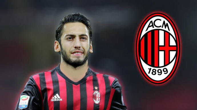 AC Milanın 10 Numarası: Hakan Çalhanoğlu!