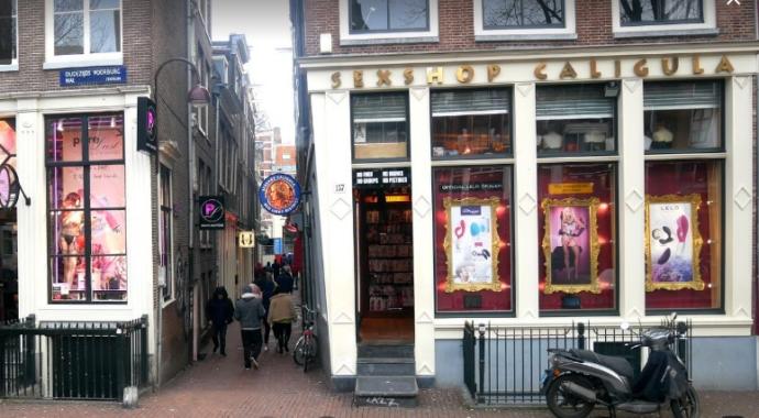 S**S shop caligula