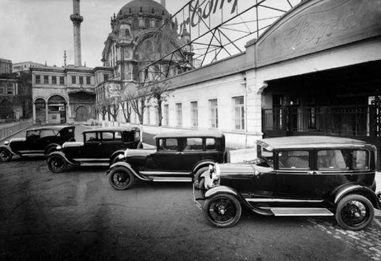 Üretim bandından çıkan ilk Ford A otomobiller