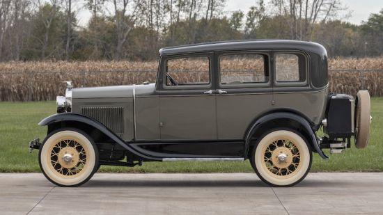 Ford A 4 kapılı sedan modeli