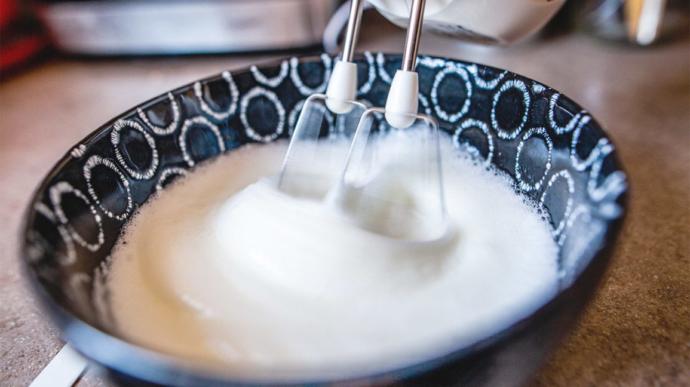 Kendi Küçük Etkisi Büyük! Yumurta Beyazı Maskesi Yapıyoruz