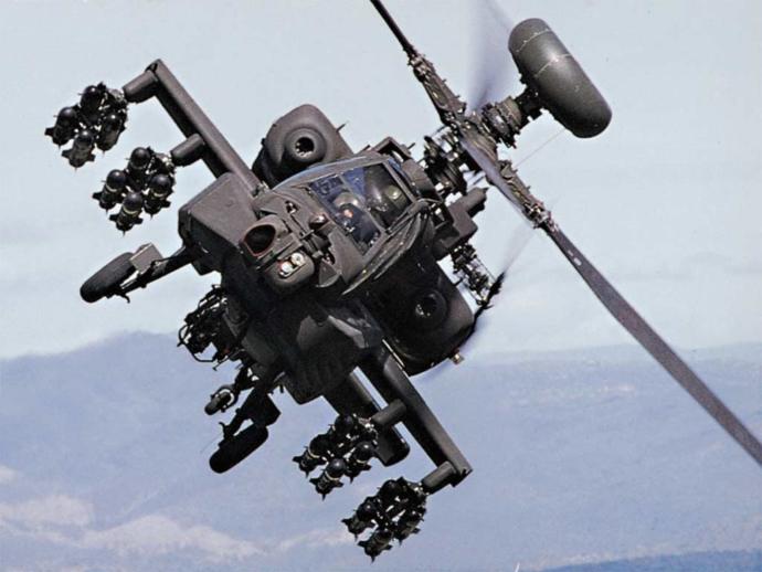 AH-64 16 Adet AGM-114 Hellfire füzesiyle