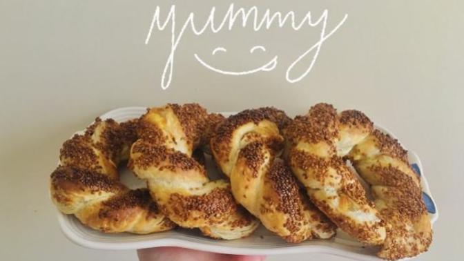Haftasonu Kahvaltılarınızı Taçlandıracak Lezzet: Kaşarlı Milföy Simit 🥯