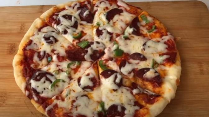 Evde 5 Dakikada Hazırlayabileceğiniz Pratik Pizza Tarifim