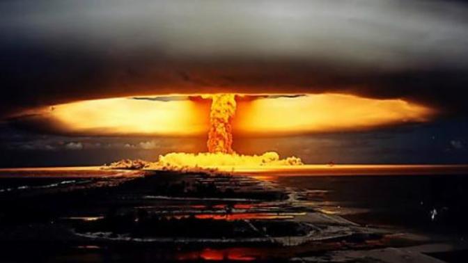 Radyoaktivite, Atom Bombası, Nükleer Teknoloji ve Radyasyon Salınımı