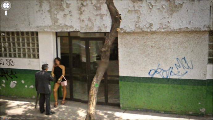 Google Haritaların İstemeyerek Çektiği En İlginç Fotoğraflar