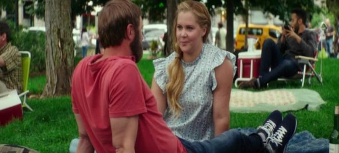 Renee ve Ethan parkta sohbet ederken...
