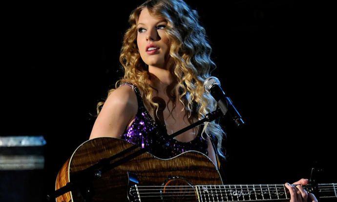 Taylor Swift Neden Eski Albümlerini Yeniden Çıkarıyor?