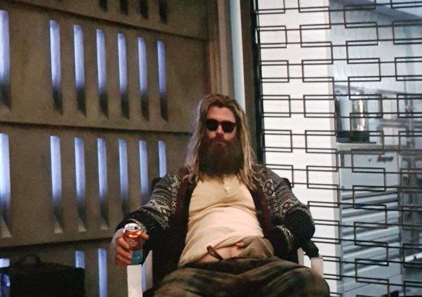 Chris Hemsworthun en erkek gibi göründüğü hali.