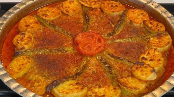 Kebap Hep Şişte Olacak Değil Ya: Enfes Tepsi Kebabı Tarifi
