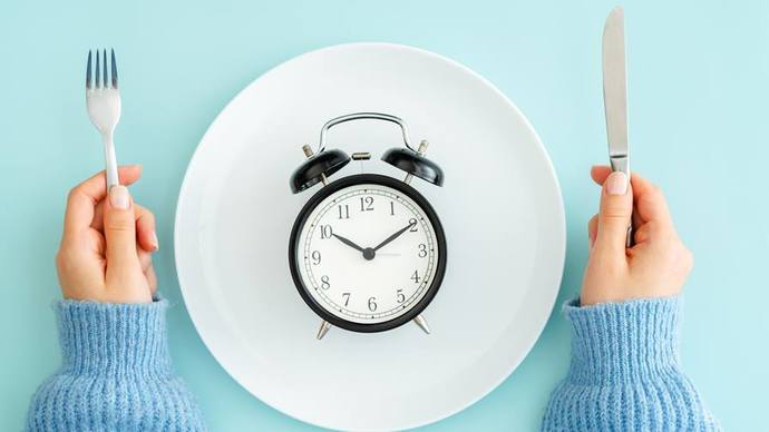 Bu Yaza Hepimiz Fit Giriyoruz: İntermitten Fasting Hakkında Bilmeniz Gerekenler!