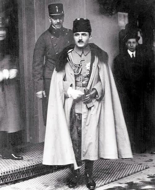Almanlarla padişahtan habersiz ittifak anlaşması yapan Padişah damadı Enver paşa