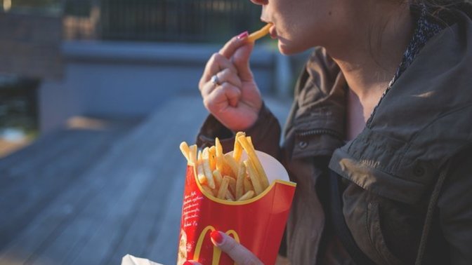 Sağlıklı Yaşam İçin Sağlıklı Beslen! Fast Food Tüketmeyi Bırakmanın Vücudumuza Olan 6 Faydası!