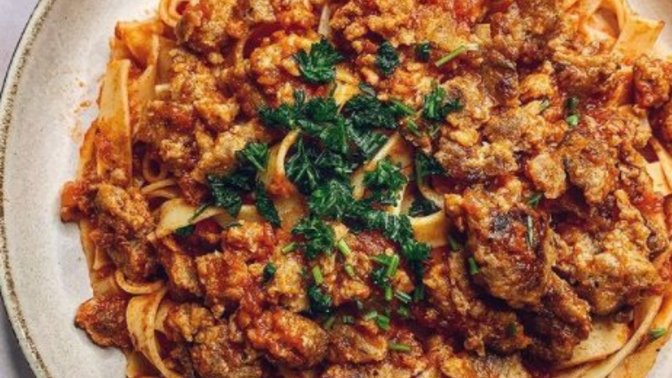 Kendinizi Şımartmak İstediğinizde Yapabileceğiniz En Lezzetli Makarna: Spagetti Bolonez🍝