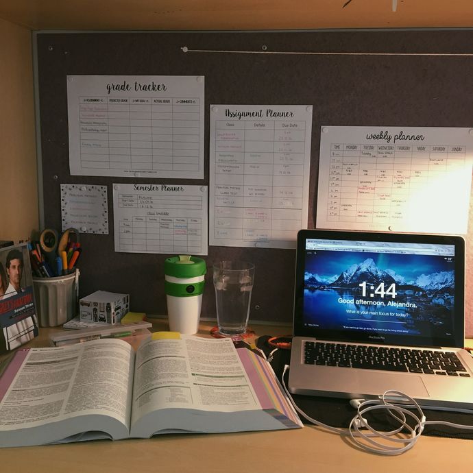 Online Derslerde Odaklanma Sorunu Yaşayan Öğrencilerin Dikkat Etmesi Gereken 5 İpucu!