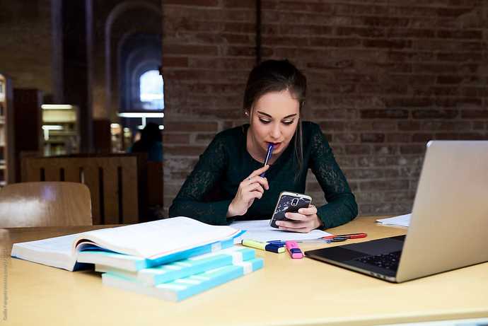 Online Derslerde Odaklanma Sorunu Yaşayan Öğrencilerin Dikkat Etmesi Gereken 5 İpucu!