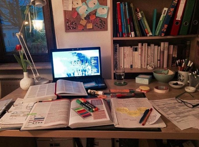 Online Derslerde Odaklanma Sorunu Yaşayan Öğrencilerin Dikkat Etmesi Gereken 5 İpucu!