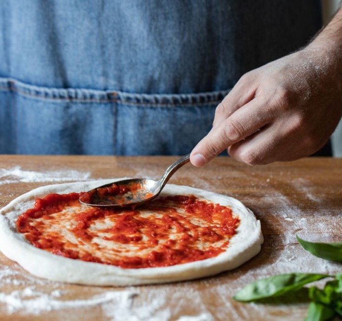 Bir Oturuşta Bitireceğiniz Nefis Pizza Tarifi