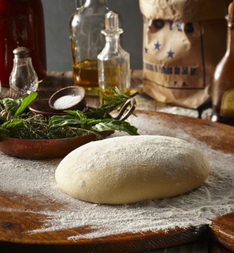 Bir Oturuşta Bitireceğiniz Nefis Pizza Tarifi