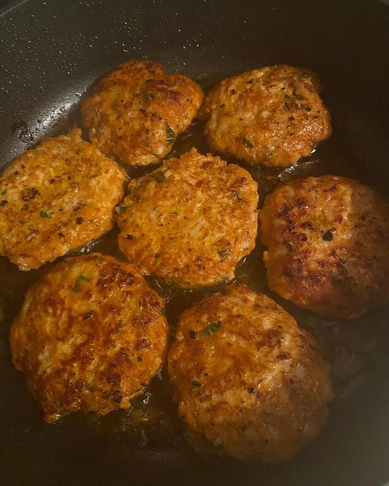 Köfte Hep Kırmızı Etten Olacak Değil Ya: Enfes Tavuk Köftesi Tarifi