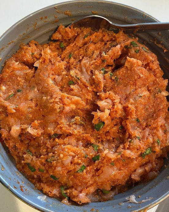 Köfte Hep Kırmızı Etten Olacak Değil Ya: Enfes Tavuk Köftesi Tarifi