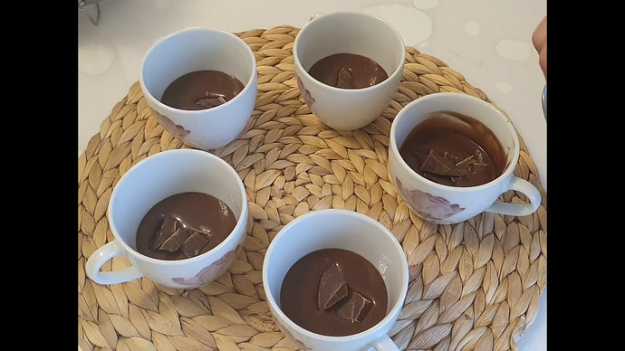 Çikolata Severler Koşun: Enfes Çikolatalı Sufle Tarifi!