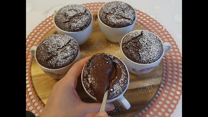 Çikolata Severler Koşun: Enfes Çikolatalı Sufle Tarifi!