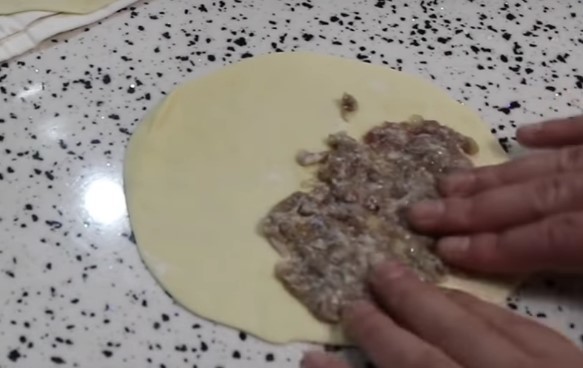 Yöresel Tarife Ne Dersiniz? Çi Börek Nasıl Yapılır?