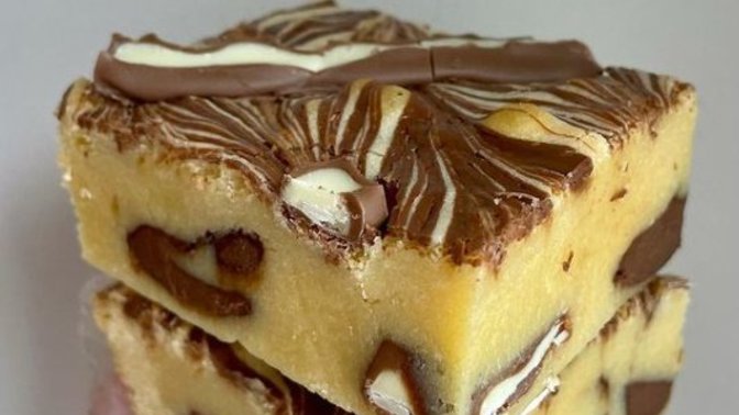 Brownie'nin Beyaz Çikolata İle Buluştuğu Lezzet: Blondies