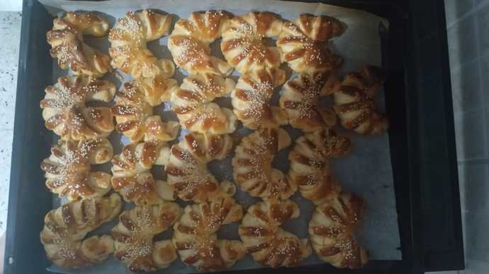 İddia Ediyorum Daha Önce Bu Kadar Yumuşak Ve Güzel Bir Poğaça Yemediniz! Peynirli Pastane Poğaçası Tarifi