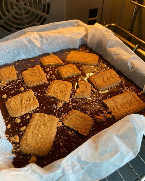 Çikolatalı Tatlıların En Güzeli Brownie Ama Bu Sefer Fıstık Kremalı