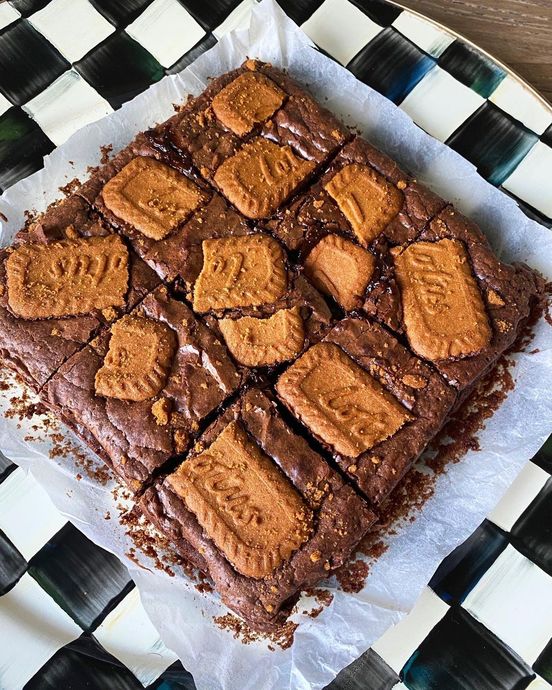 Çikolatalı Tatlıların En Güzeli Brownie Ama Bu Sefer Fıstık Kremalı