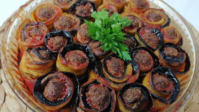 #BayramdaEvdeyiz! Bayramda Evde Kalanlara Lezzetli Bir Tarif: Patlıcan Sarma 