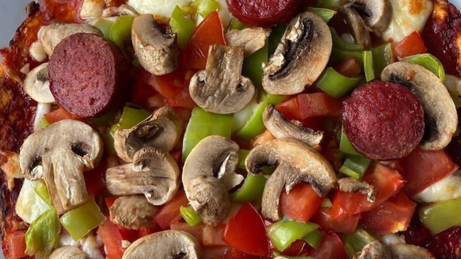 Hamur Yapmaya Üşenenler İçin Lavaş Pizza Tarifi