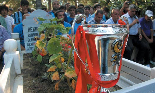Cebimizde Yoktu Hayatımızdan Verdik: Bir Adana Demirspor Efsanesi Bekir Çınar!