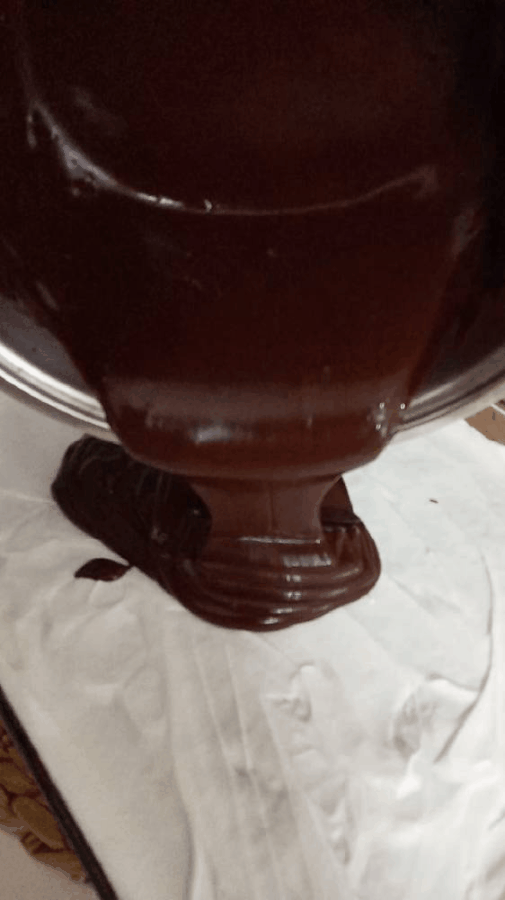 Altın Günlerinin Vazgeçilmezi: Nefis Ağlayan Kek Tarifi!