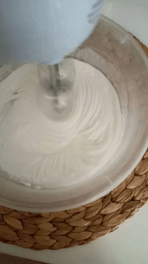 Altın Günlerinin Vazgeçilmezi: Nefis Ağlayan Kek Tarifi!