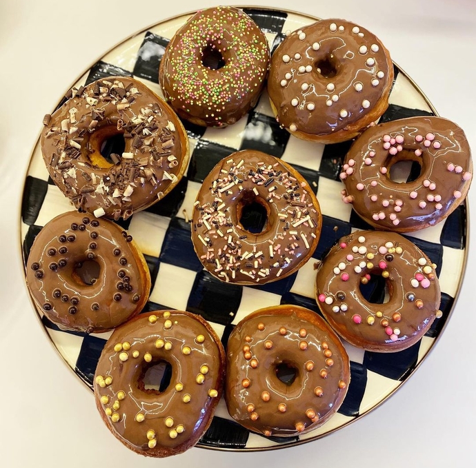Artık Dışarıda Taze Donut Aramanıza Gerek Kalmayacak. Lezzetli Bir Donut Tarifi İsteyenler Buraya